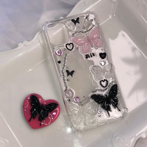 Diy Resin Phone Case, Y2k Phone Case, Case Resin, Butterfly Case, Diy Gifts To Sell, Diy Phone Case Design, Resin Case, Decoden Phone Case, Magic Island