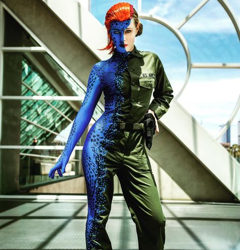 Evy Thomas as Mystique Mystique Cosplay, Raven Darkhölme, Miss Marvel, Halloween Queen, Comics Marvel, Marvel Cosplay, Amazing Cosplay, Cosplay Dress, Best Cosplay