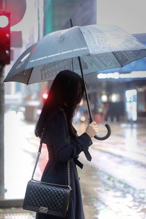 Umbrella Photo, Girly Drawings, Islamic Girl, Cute Photography, Cute Love Images, Creative Portraits, Cute Couple Songs, Cute Songs