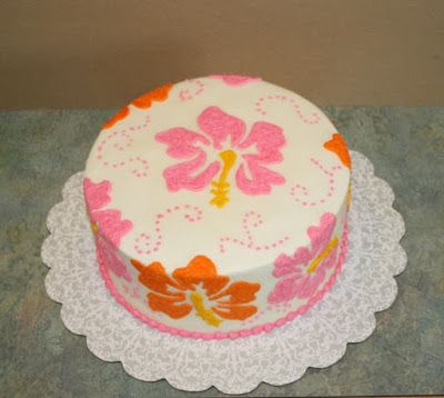 Party Cakes: Hibiscus Birthday Cake Hibiscus Flower Cake, Hawaiian Birthday Cakes, Hibiscus Cake, Planing Ideas, Brown Sugar Buttercream, Hawaii Cake, Summer Birthday Cake, Beach Birthday Cake, Flower Birthday Cake