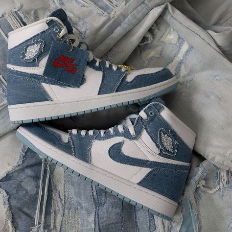 Custom Jordan 1 High, Denim Jordan 1s, Jordan 1 Powder Blue, Jordan 1 Denim, Jordan 1 High Og Denim, Air Jordan 1 Mid Blue, Sneakers Air Jordan, Custom Jordans, Nike Snkrs