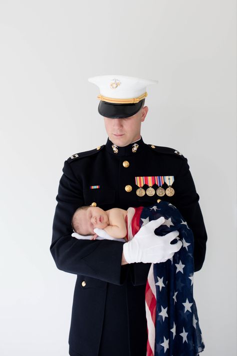 USMC baby photo/ USMC newborn photos / father-son marine photo Marine Newborn Pictures, Military Newborn Pictures, Usmc Baby, Marine Baby, Military Baby, Announcement Photoshoot, Pregnancy Announcement Photoshoot, Sailor Baby, Military Photography