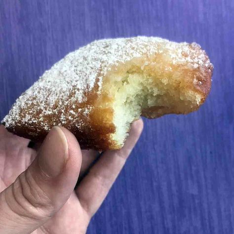 Keto Beignets Recipe, Keto Beignets, Beignet Recipes, Atkins Desserts, Diet Treats, Carbquik Recipes, Keto Donuts, Ketogenic Desserts, Keto Breads