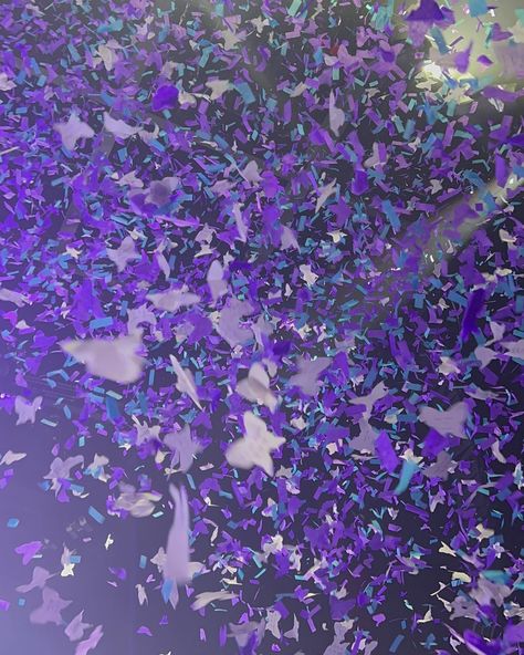 Purple Confetti, Taylor Swift Speak Now, Mazzy Star, All Things Purple, Purple Aesthetic, Taylor Alison Swift, Rocks And Crystals, Confetti, Taylor Swift