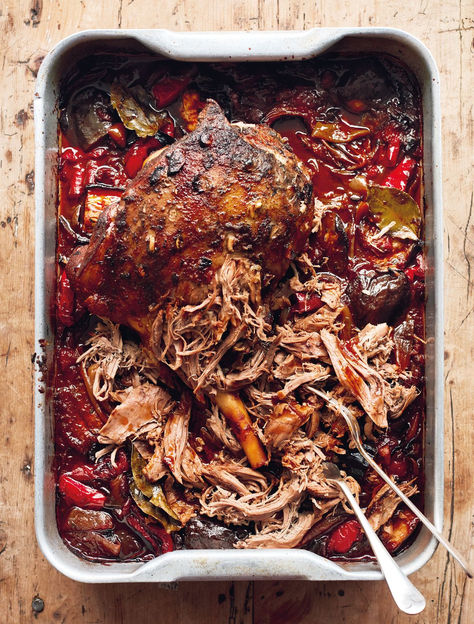 Mary Berry Recipes Baking, Lamb Roast Dinner, Roast Dinner Recipes, Sunday Roast Dinner, Slow Roast Lamb, Mary Berry Recipe, Ratatouille Recipe, Lamb Recipe, Slow Cooked Lamb