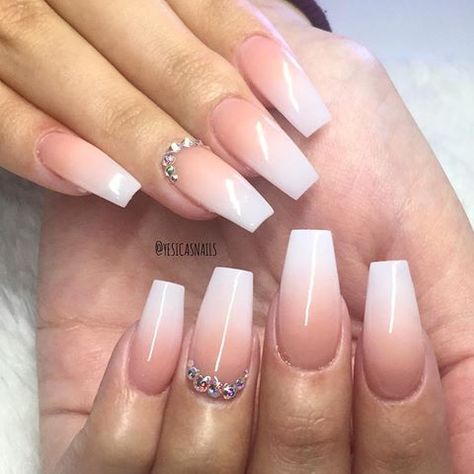 +25 Top French Tip Ombre Nails Rhinestone Accent Nail, Ombre French Manicure, Prom Nails French, Ombre French Nails, Matte Make Up, Unghie Sfumate, Glitter French Manicure, Ombre Manicure, Nails Yellow