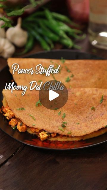 Dal Chilla Recipe, Breakfast Recipes High Protein, Dal Chilla, Moong Dal Chilla, Tiffin Recipes, Tiffin Recipe, Recipes High Protein, Red Chilli Powder, Moong Dal