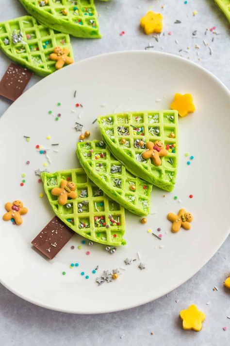 Green Waffles, Christmas Tree Waffles, Christmas Waffles, Easy Christmas Breakfast, Christmas Finger Foods, How To Make Christmas Tree, Holiday Breakfast, Christmas Brunch, Cool Christmas Trees