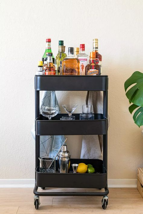 How to Stock a Home Bar: Liquor, Liqueurs, Bitters, and Wine Ideas De Mini Bar, Apartment Decorating Ideas, First Apartment Decorating, Farmhouse Side Table, Cute Dorm Rooms, Home Budget, Decorating Ideas On A Budget, Home Bar Decor, Baby Shower Decor