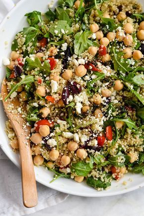 Filling Vegetarian Meals, Vegetarian Quinoa Salad, Cold Quinoa Salad, Mediterranean Quinoa, Vegetarian Quinoa, Mediterranean Quinoa Salad, Keto Lasagna, Quinoa Healthy, Quinoa Salad Recipes