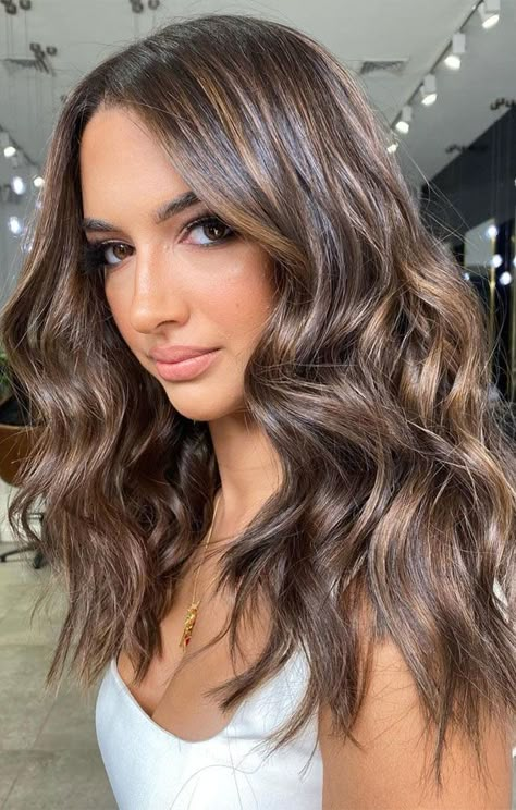 Hair Color Dimension Brunettes, Womens Hair Color 2022 Brown, Burnett Hair Color Ideas For Winter 2022, Burnett Hair Color Ideas, Spring Hair Color Ideas For Brunettes, 2024 Brown Hair Trends Summer, Toffee Cream Brunette, Burnette For Spring, Spring Hair Color Ideas