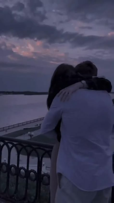 #couple #couplepic #couplevideo #coupleoutfit #mirror #couplegoal #favouriteperson #love #kiss #hug #propose #seabeach Couple Dance Videos, Cute Couple Dancing, Romantic Status, Vibe Video, Hugging Couple, Dark Nature Aesthetic, Romantic Videos Couples, Love Couple Photo, Beautiful Views Video