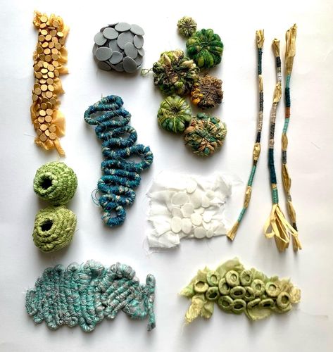 (20+) Facebook Lichen Textiles, 3d Textiles, Art Fibres Textiles, Couching Embroidery, 3d Forms, Textile Art Techniques, Textile Art Embroidery, Textiles Projects, Creative Textiles