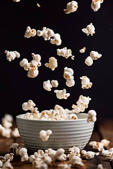 Frozen Motion Photography, Popcorn Ad, Stock Photography Ideas, Stop Motion Photography, Food Photography Composition, Movement Photography, Shutter Speed Photography, High Speed Photography, Speed Photography