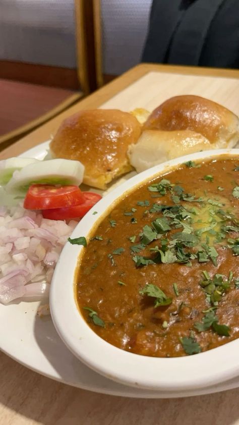 Pav Bhaji Aesthetic, Pav Bhaji Snap, Desi Food Snapchat, World Street Food, Hospital Food, Desi Street Food, Mumbai Street Food, Food Snap, Mumbai Food