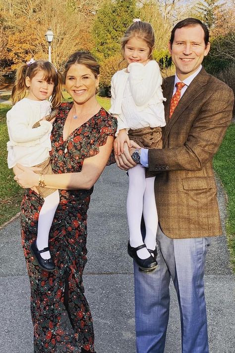 Jenna Bush Hager Says She’s "Very Pregnant" — Find Out When Baby Boy Is Due Really Curly Hair, Laura Bush, Kate Middleton Hair, Bush Family, Jenna Bush Hager, Jenna Bush, Raquel Welch, Island Home, Family Events