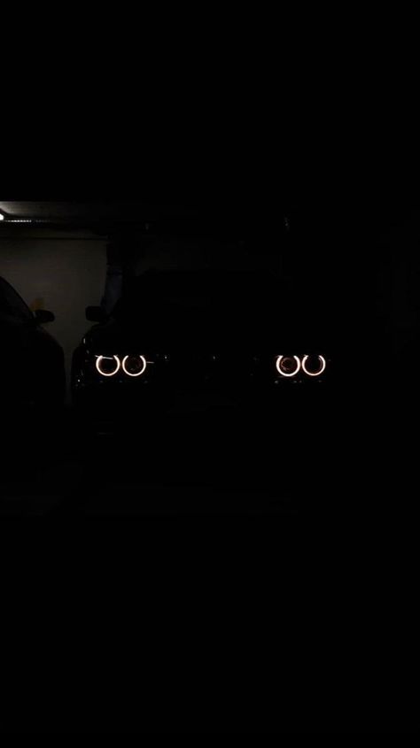 Car Light Wallpaper, Dark Cars Wallpaper, E46 Touring, Bmw 740, Animation Characters Tattoo, Tmax Yamaha, Super Pictures, Ring Lights, Motos Bmw