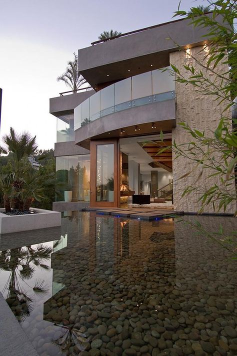 Kenny Kunene's Sandton pad Mansion Homes, Stone Mansion, Mansion Exterior, Los Angeles Real Estate, Modern Mansion, Bachelor Pad, Design Seeds, Zaha Hadid, Style At Home