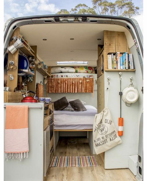 Australia Camping, Dogs Camping, Camping Australia, Camping Pictures, Aesthetic Camping, Sprinter Conversion, Camping Vintage, Camping Van, Camper Organization