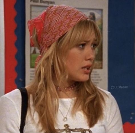 Hairstyles Early 2000s, Lizzie Mcguire Hair, Hairstyles 2000s, Early 2000s Hair, Early 2000s Hairstyles, 2000s Hair, 2000s Hairstyles, Hairstyles Bangs, 2000s Girl