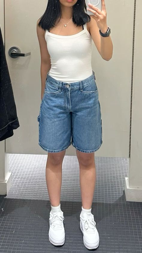 jorts outfit Long Shorts Outfits Women, Long Shorts Outfits, Cargo Shorts Outfits Women, Cargo Pants Outfits Women, Cargo Shorts Outfit, Jorts Outfit, Lesbian Outfits, Cargo Pants Outfit Women, Cargo Pants Outfits