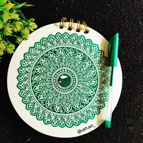 Easy mandala. Green mandala. Easy pattern mandala. Beginner mandala. Mandala Art Circle Design, Circle Mandala Drawing, Dairy Drawing, Circle Mandala Design, Mandala Beginner, Mandala Drawing For Beginners, Green Mandala Art, Circle Mandala Art, Beginner Mandala