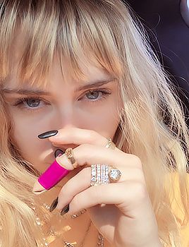 whoownsmyhxrt:   Miley Cyrus in 2019 - Miley Cyrus is My Religion Miley Cyrus Ring, Miley Cyrus Instagram, Miley Cyrus Fan, Miley Cyrus Style, Hannah Montana, Aesthetic Indie, Happy Face, Layered Haircuts, Just Girly Things