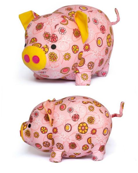 This designer makes amazing digital sewing patterns for plush toys and this one is one of her Etsy bestsellers. Everybody likes an adorable looking pig and this is what you get with this detailed pattern. It's a fun and easy project that has been made with cotton fabric, but any fabric will work with this pig pattern. Pig Stuffed Animal, Pig Plushie, Baby Mobil, Softie Pattern, Animal Sewing Patterns, Sewing Stuffed Animals, Cute Pig, Pet Pigs, Toy Pattern