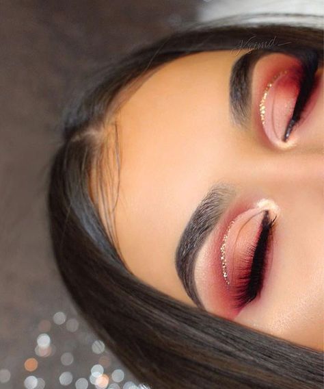 pinterest // @phoenixcosmetic phoenixcosmetics.com Red Eyeshadow Makeup, Make Up Diy, Mascara Hacks, Red Eye Makeup, Makeup Sephora, Makeup Tip, Red Eyeshadow, Smink Inspiration, Red Makeup