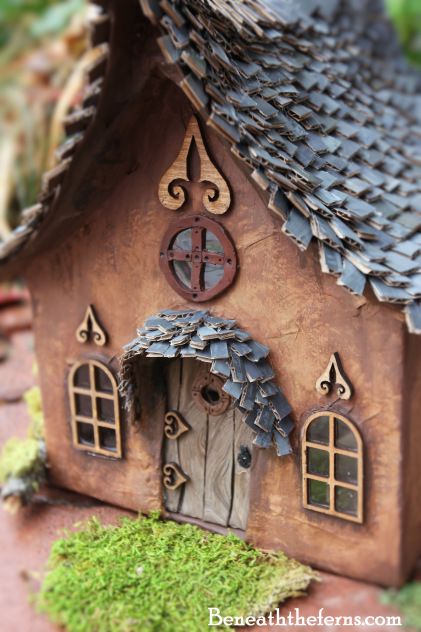 Fairy door miniature dollhouse polymer clay Small Fairy House, Door Miniature, Halloween Fairy Garden, Clay Fairy House, Polymer Clay Fairy, Fairy Village, Fairy House Diy, Fairy Garden Designs, Halloween Fairy