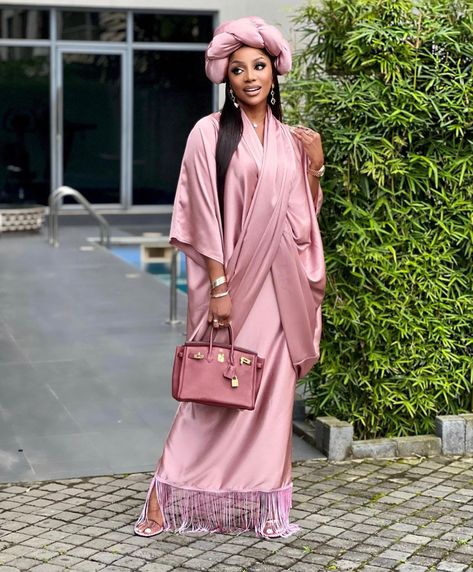 Fringe Dress Outfit, Fringe Skirt Outfit, Boubou Styles For Women, Bubu Gown Styles, Chic Dress Classy, Classy Casual Outfits, African Design Dresses, Latest African Fashion Dresses, African Print Fashion