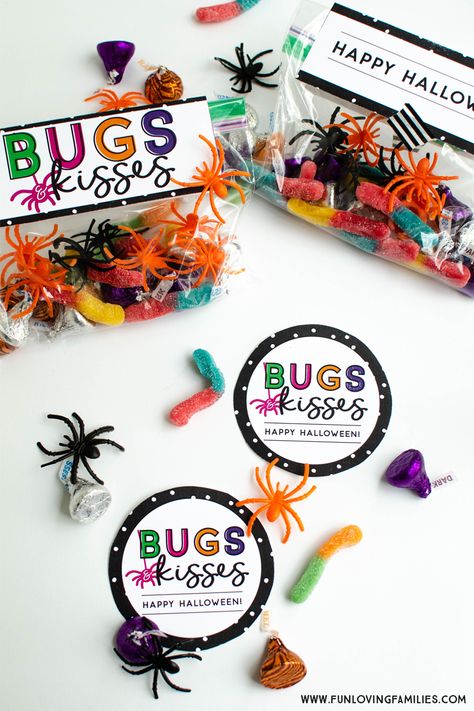 Bugs And Kisses Free Printable, Halloween Treats For School, Free Printable Favor Tags, Diy Halloween Party Favors, Bugs And Kisses, Treats For School, Diy Halloween Party, Cute Halloween Treats, Halloween School Treats