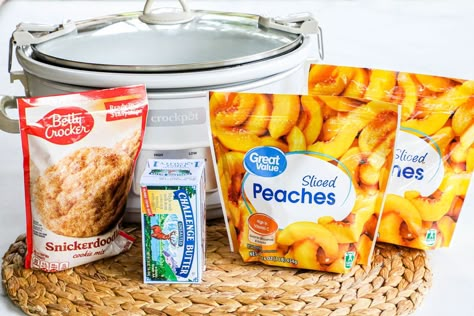 Peach Cobbler Crockpot Recipe, Snickerdoodle Peach Cobbler Recipe, Peach Crockpot Recipes, Peach Dump Cake With Frozen Peaches, Snickerdoodle Peach Cobbler, Recipes With Frozen Peaches, Crockpot Peach Cobbler Easy, Frozen Peaches Recipes, Quick Peach Cobbler