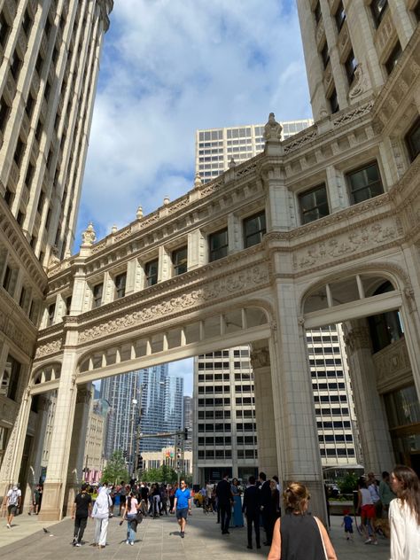 Tan building architecture Chicago aesthetic sunny day traveling sightseeing Wrigley building summer Chicago Michigan Ave, Wrigley Building Chicago, Chicago Downtown Aesthetic, Chicago Life, Michigan Avenue Chicago, Pretty Buildings, Chicago Weekend, Chicago Buildings, Chicago Trip