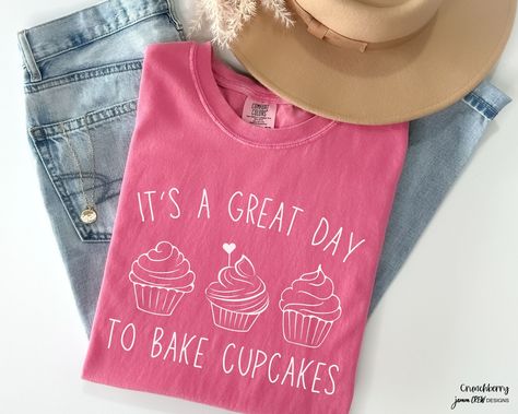 cupcake shirt, Comfort Colors baking enthusiast tshirt, gift for baker, bake t shirt, cake decorator tee, pastry chef t-shirt, bakery lover by jammCrewDesigns on Etsy Cupcake Shirt, Shirt Cake, Cake Decorator, Pastry Chef, Business Ideas, Comfort Colors, Cake Decorating, Cupcake, Pastry