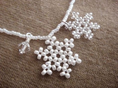 Necklace Snowflake, Beaded Snowflake, Snowflake Jewelry, Beaded Snowflakes, Beaded Jewelry Necklaces, Snowflake Necklace, Jewel Wedding, Winter Jewelry, Beaded Christmas Ornaments