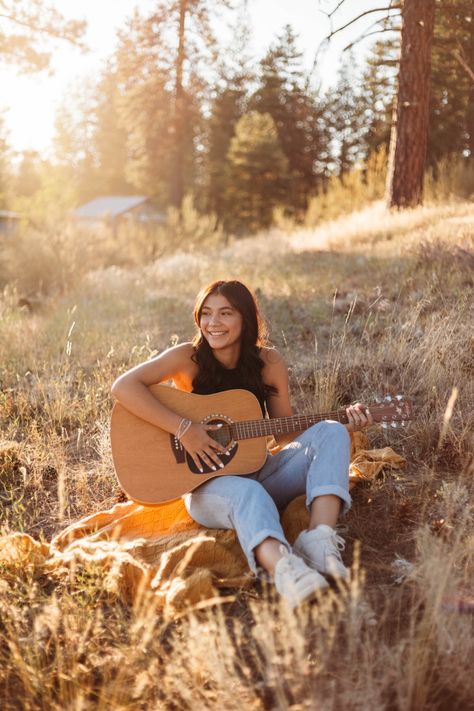 Guitar Graduation Pictures, Senior Picture Music Ideas, Photoshoot Ideas Musician, Poses With A Guitar, Senior Picture Guitar, Musician Senior Pictures, Guitar Pictures Photography, Senior Picture Ideas With Guitar, Senior Pictures With Guitar