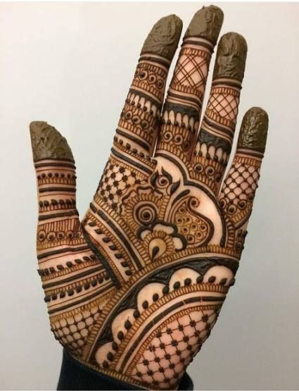 Palm Mehndi Design Unique Simple, Mehendi Designs For Right Hand, Latest Unique Mehndi Designs, Easy Mehandi Designs Style, Palm Mehndi Design Unique, Minimalist Mehendi, Easy Mehendi Designs, Mehndi Designs Finger, Henna Hand Designs