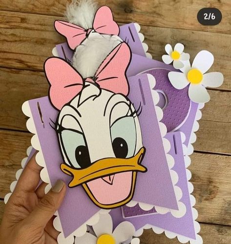 Daisy Duck Centerpieces, Daisy Duck Birthday Party Ideas, Daisy Duck Birthday, Daisy Duck Party, Duck Crafts, Duck Party, Donald And Daisy Duck, Daisy Party, Duck Birthday