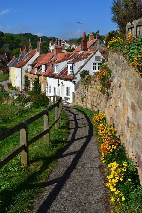 Yorkshire Moors, Kentish Town, English Gardens, English Village, Yorkshire England, England And Scotland, Garden Designs, English Countryside, England Travel