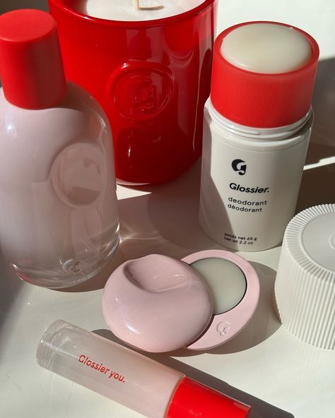 Glossier | Glossier You: for every occasion and every corner of your room 💌 Our signature scent becomes *your* signature scent–with base notes to let … | Instagram Bubble Skincare, Glossier You, Sephora Skin Care, Skin Care Tutorial, Mini Makeup, Skin Care Items, Skin Care Serum, Perfect Makeup, Signature Scent