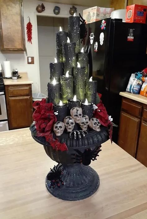 Costumes College, Halloween Decoration Ideas, Halloween Decor Diy, Festa Harry Potter, Creepy Halloween Decorations, Diy Halloween Decor, Adornos Halloween, Cheap Halloween, Halloween Crafts Decorations