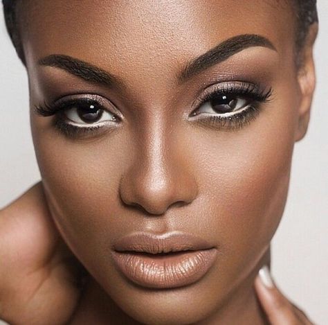 Natural look with white eyeliner on bottom lash-line Braut Make-up, Natural Wedding Makeup, Bridal Makeup Looks, Dark Skin Makeup, Makeup For Black Women, Flawless Makeup, Gorgeous Makeup, Makeup For Brown Eyes, Girls Makeup