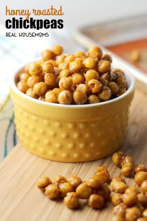 Honey Roasted Chickpeas, Roasted Chickpeas Snack, Snacks For Adults, Chickpea Snacks, Crunchy Chickpeas, Chickpea Recipes, Quick Easy Snacks, Honey Roasted, Roasted Chickpeas