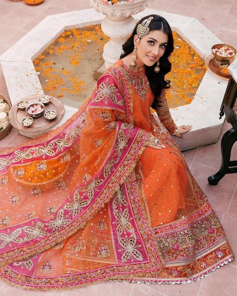 Colour Combinations Fashion, Royalty Aesthetic, Suit Collection, Ayeza Khan, Designer Salwar, Designer Salwar Suits, Handwork Embroidery Design, Indian Designer Outfits, Pakistani Actress