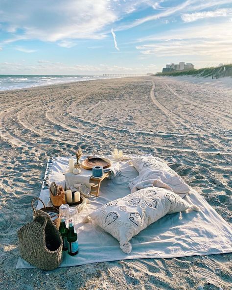 C O L L E C T I V E L A W on Instagram: “✨ Cozy beach set up for a lovely couple celebrating their 25th wedding anniversary ... Collective Law is so honored to be apart of your…” Beach Anniversary Ideas, Beach Date Set Up Ideas, Beach Birthday Celebration Ideas, Beach Date Setup, Anniversary Aesthetic, Candle Lit Beach Picnic, Anniversary Beach Picnic, Beach Setup, Beach Bday