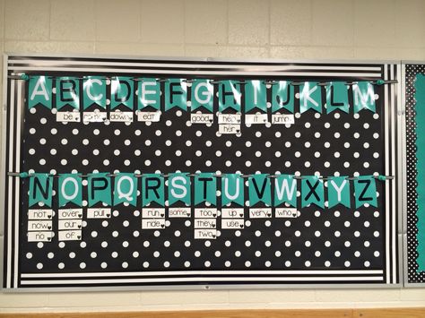 Monochrome Classroom, Teal Classroom, Classroom First Grade, Succulent Classroom, Black And White Classroom, Pink Classroom, Classroom 2023, White Classroom, Classroom Decor Ideas