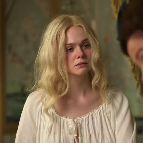 Elle Fanning Curly Hair, Euphemia Potter Fancast, Elle Fanning Aurora, Elle Fanning The Great, The Great Elle Fanning, Ellie Fanning, Catherine The Great, Ciel Phantomhive, Elle Fanning