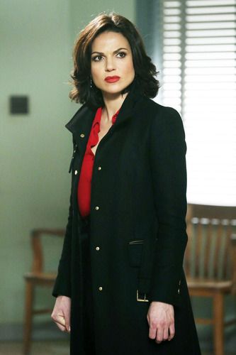 Lana Parrilla is named one of TV's Sexiest Superhuman Characters: " Being bad never looked so good! Even when Regina, otherwise known as the Evil Queen, is ripping out your heart, you’re still wondering if she’ll go out with you. Her hot outfits and take-no-crap demeanor just screams sexy." Наташа Romanoff, Once Up A Time, Swan Queen, Regina Mills, Jennifer Morrison, Evil Queen, Hottest Celebrities, Up Girl, Once Upon A Time