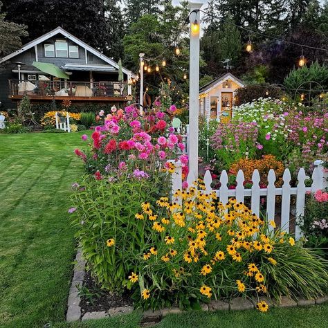 Are you ready for some summer garden and greenhouse inspiration? I can't wait to share my 15 favorite summer cottage garden greenhouse views with you. #greenhouse #gardengreenhouse #cottagegarden #summergarden Garden Concept, Planning Garden, Backyard Gardens, Gardens Ideas, Gardening Design, Gardening Landscaping, Cottage Garden Design, Landscaping Garden, Garden Idea